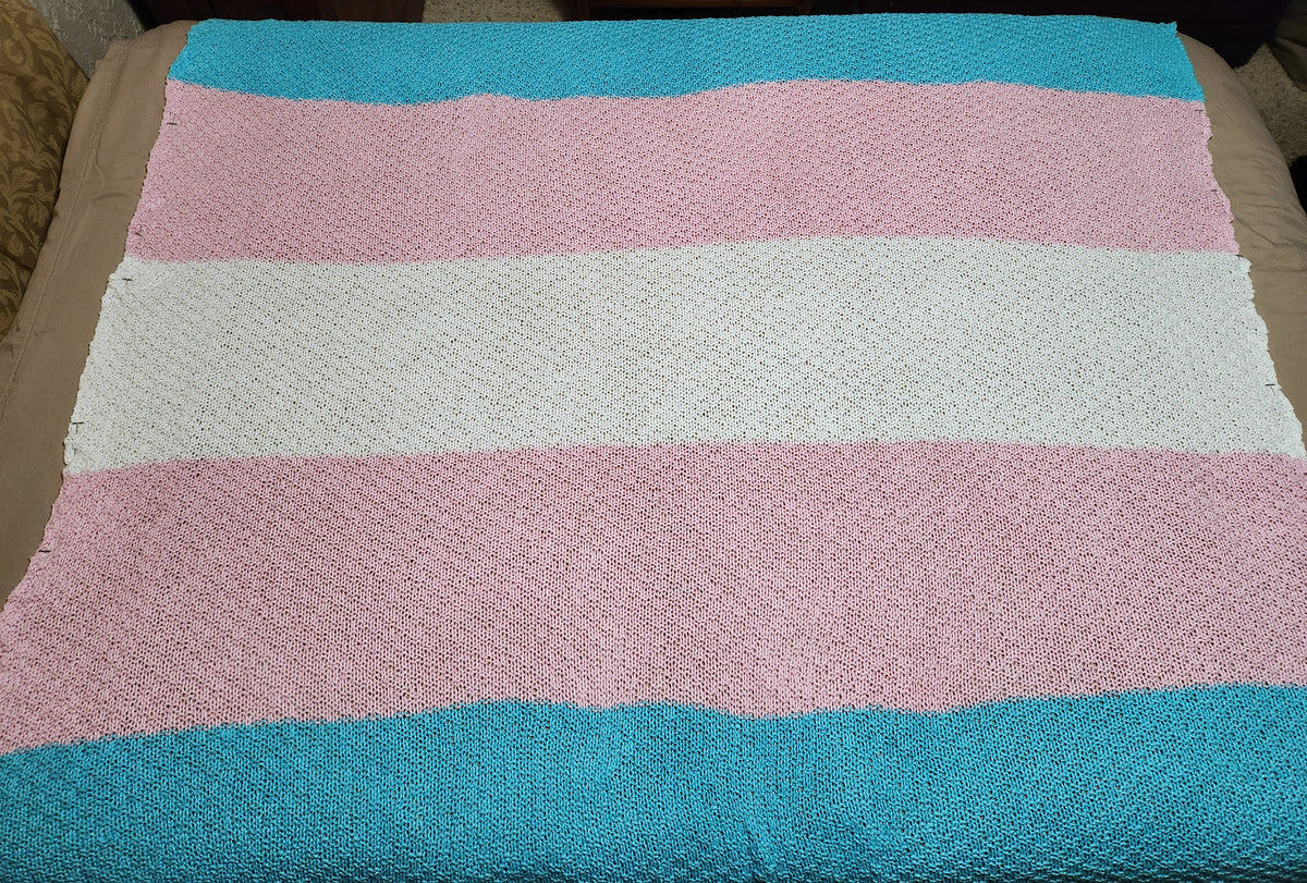 Just wanted to share my most recent loom knitting project: my Trans Pride  blanket. : r/lgbt