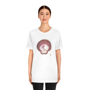 Scallop Shell Magenta Left Exterior | Unisex Ringspun Short Sleeve T-Shirt
